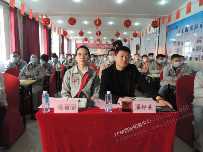 潘董事長(zhǎng)（右）、楊總經(jīng)理（左）